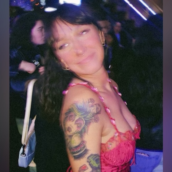 Meet your posher, Desiree 🦋 - Picture 3 of 16